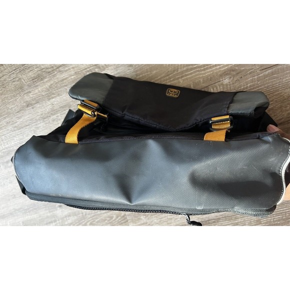 Tumi Tech  14" Notebook Messanger Bag 57212GT - Picture 7 of 12